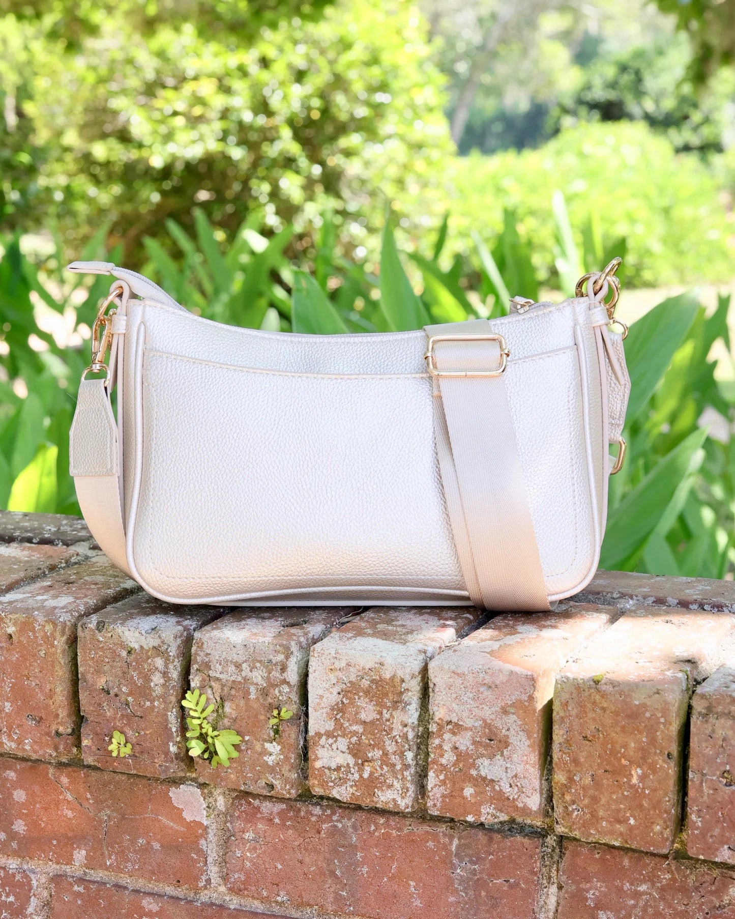 The Paxton Crossbody with Pockets/ Pearl PB
