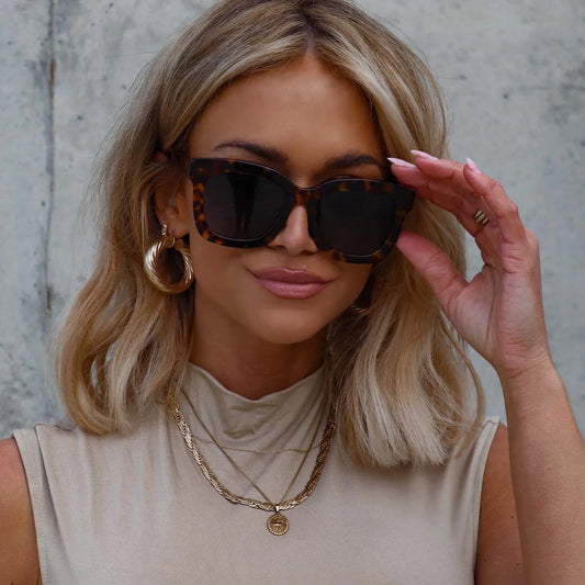 Diff/ Carson Sunglasses/ Amber Tortoise + Blue Steel Gradient