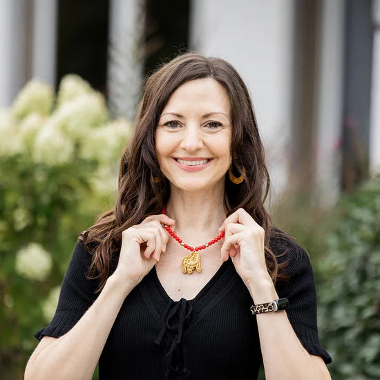 Hidden Truth Jewelry/ Red Chain Necklace + Small Bulldog
