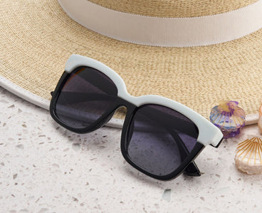 Peepers/ Frenchy Polarized Sunglasses