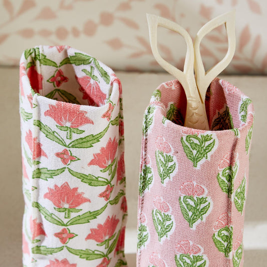 "Looking Good" Floral Eyeglass Holder