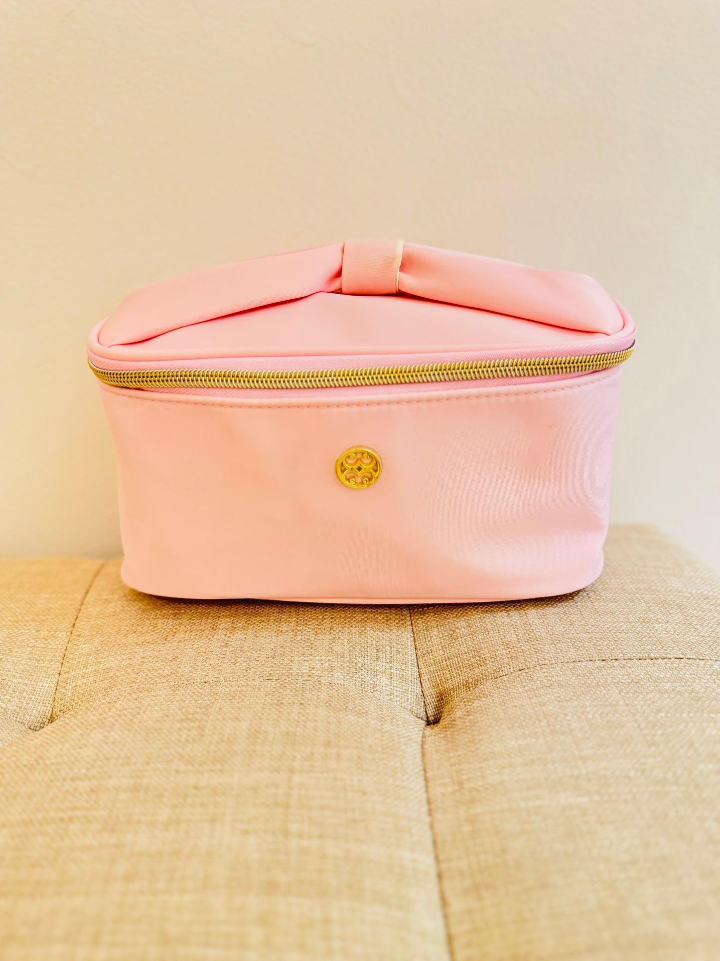 The Kiss & Makeup Bag/ Light Pink