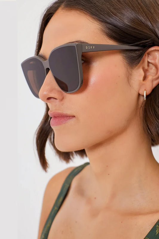 Diff/ Gjelina Sunglasses/ London Stone + Truffle