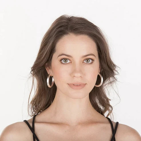 Sheila Fajl-Chantal Hoop