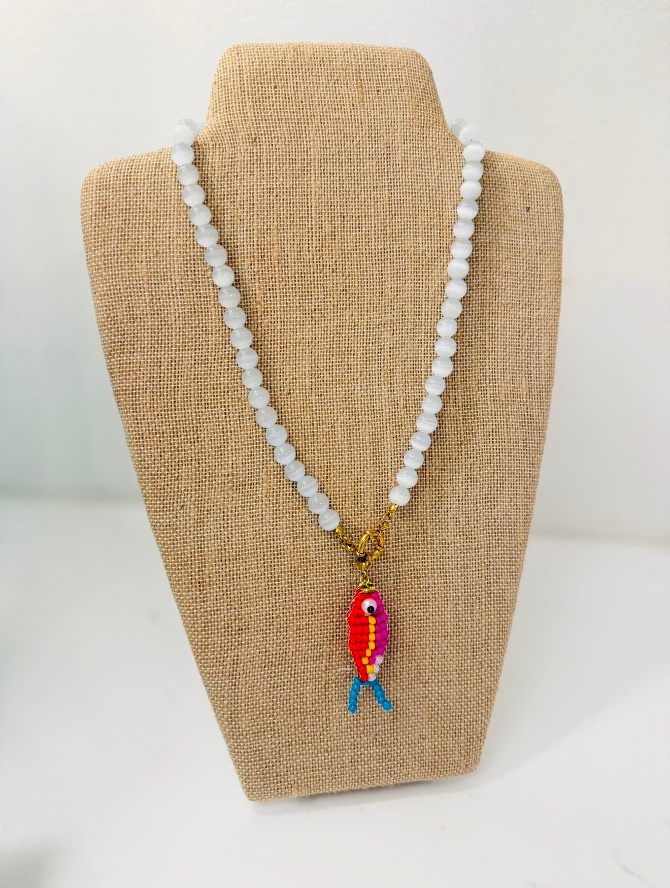 HD/ The Beaded Fish Necklace/ White