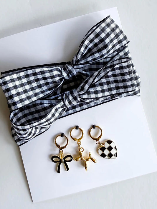 The Sneaker Charm & Lace Set/ Black Gingham