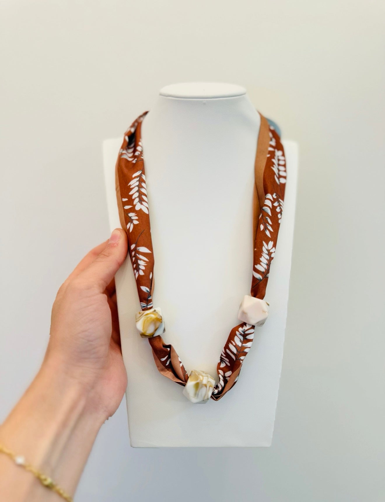 BPD/ Scarf I Necklace/ Brown
