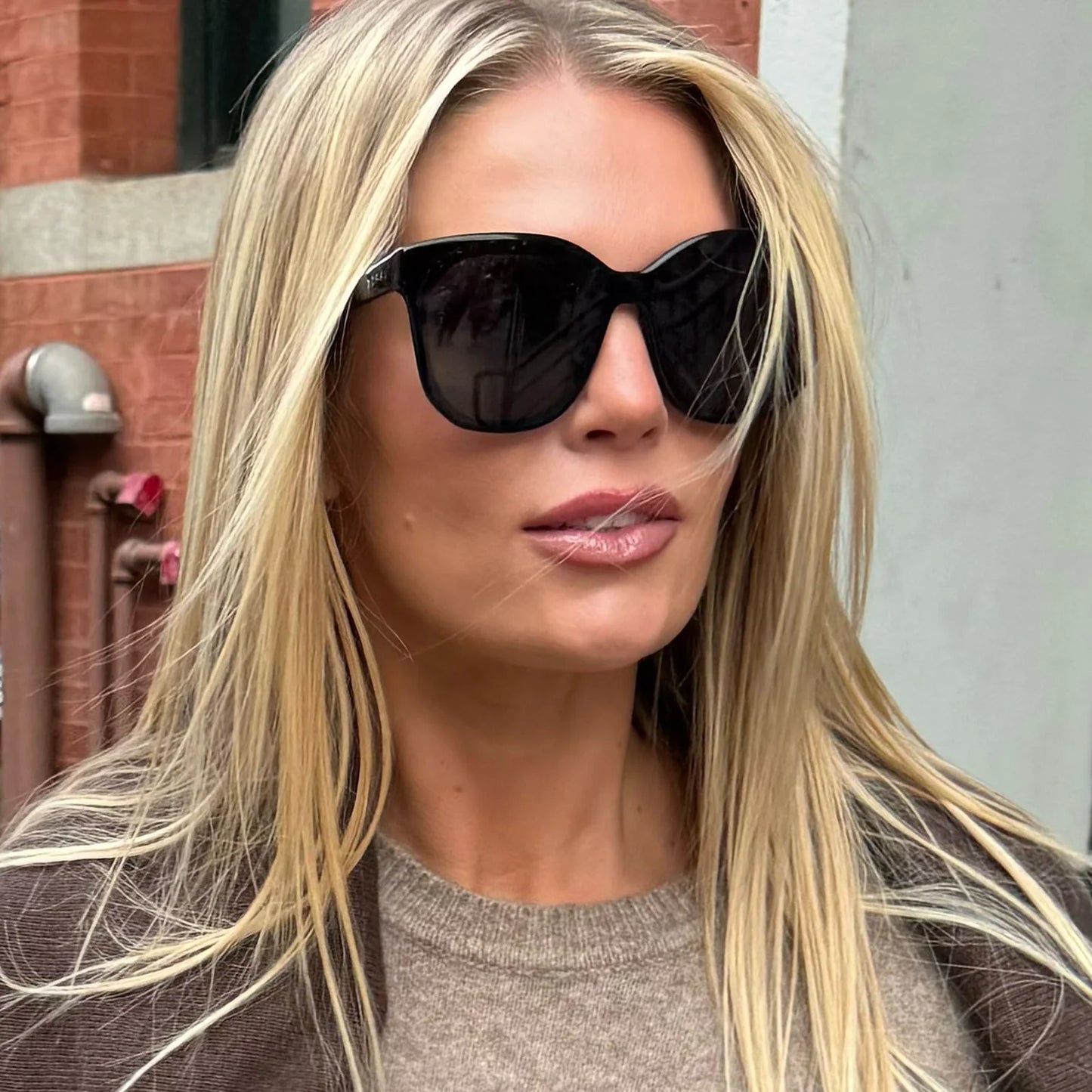 Diff/ Gia Sunglasses/ Black + Grey