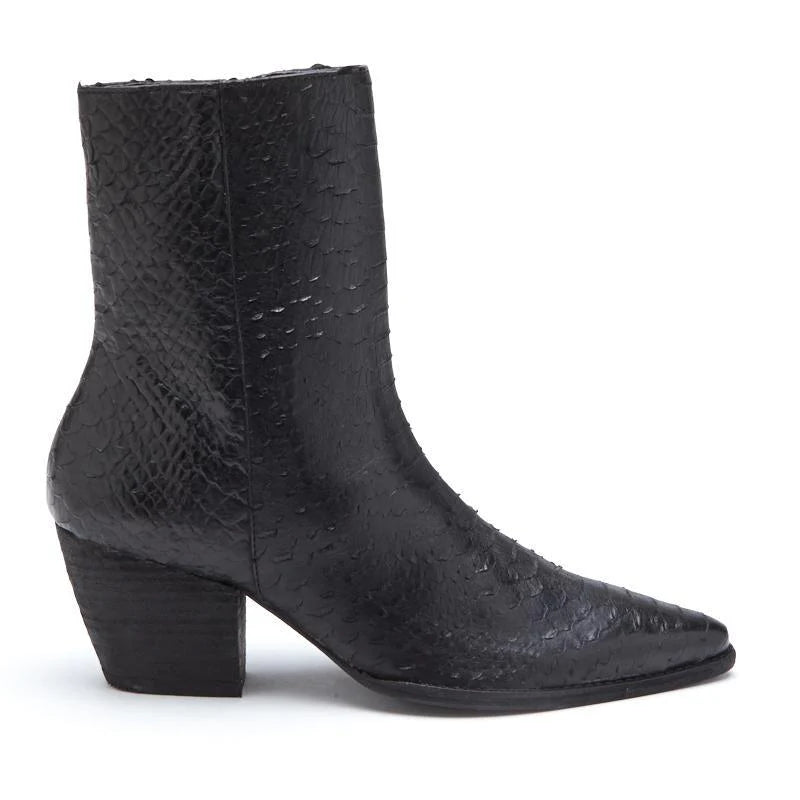 The Caty Boot/Black Snake