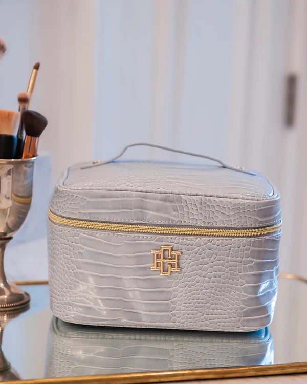 The Hampton Train Case/ Baby Blue EC