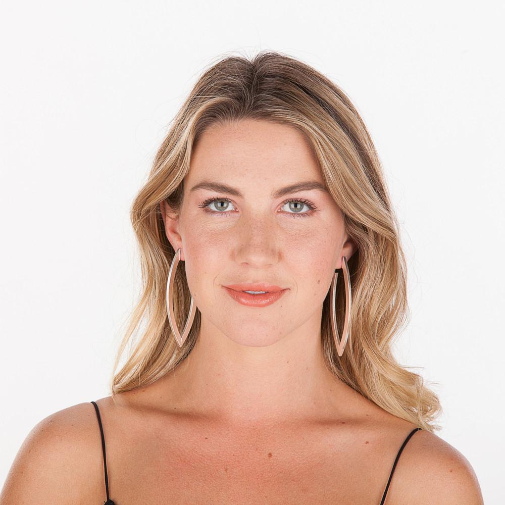 Sheila Fajl-Wow Hoop