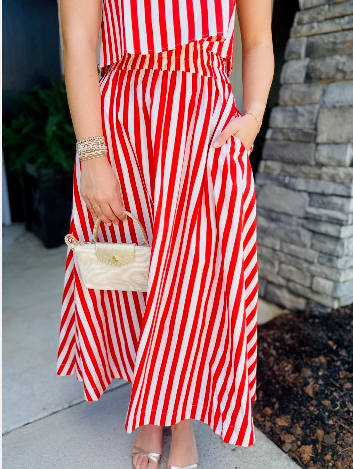 Livro/ The Pavillion Skirt/ Red Stripes