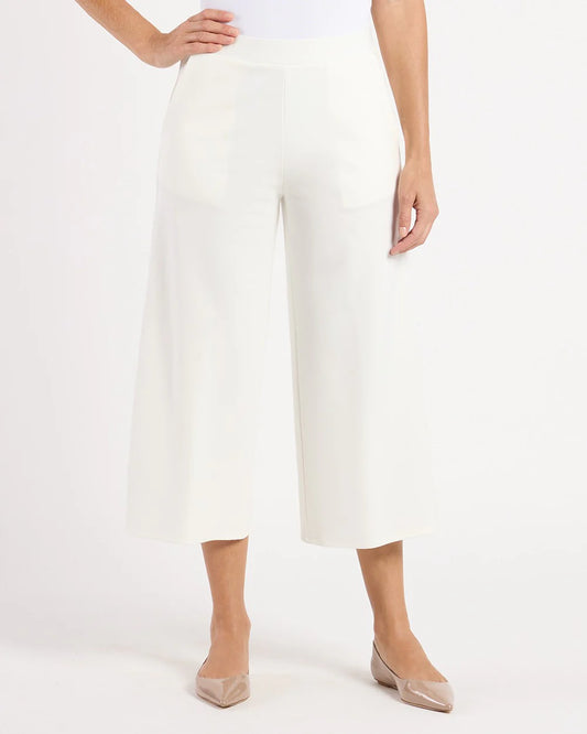 Jude Connally/ The Lolly Ponte/ White