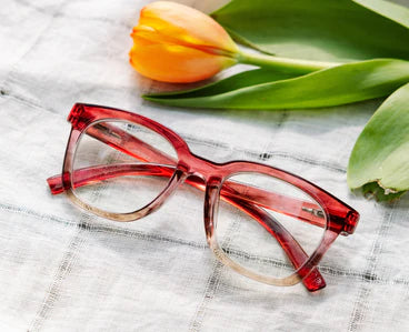 Peepers/ To the Max Eyeglasses/ Rose Ombre Horn