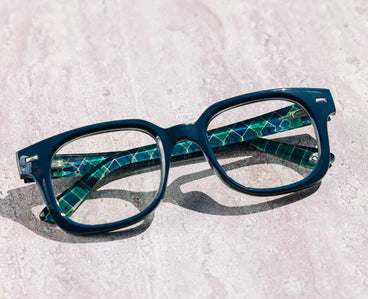Peepers/ Glossary Eyeglasses/ Navy Plaid