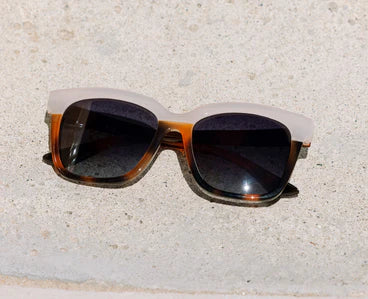 Peepers/ Frenchy Polarized Sunglasses/ Mocha Tortoise + Cream