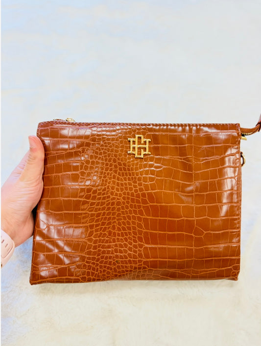 The Ariana Crossbody/ Saddle EC