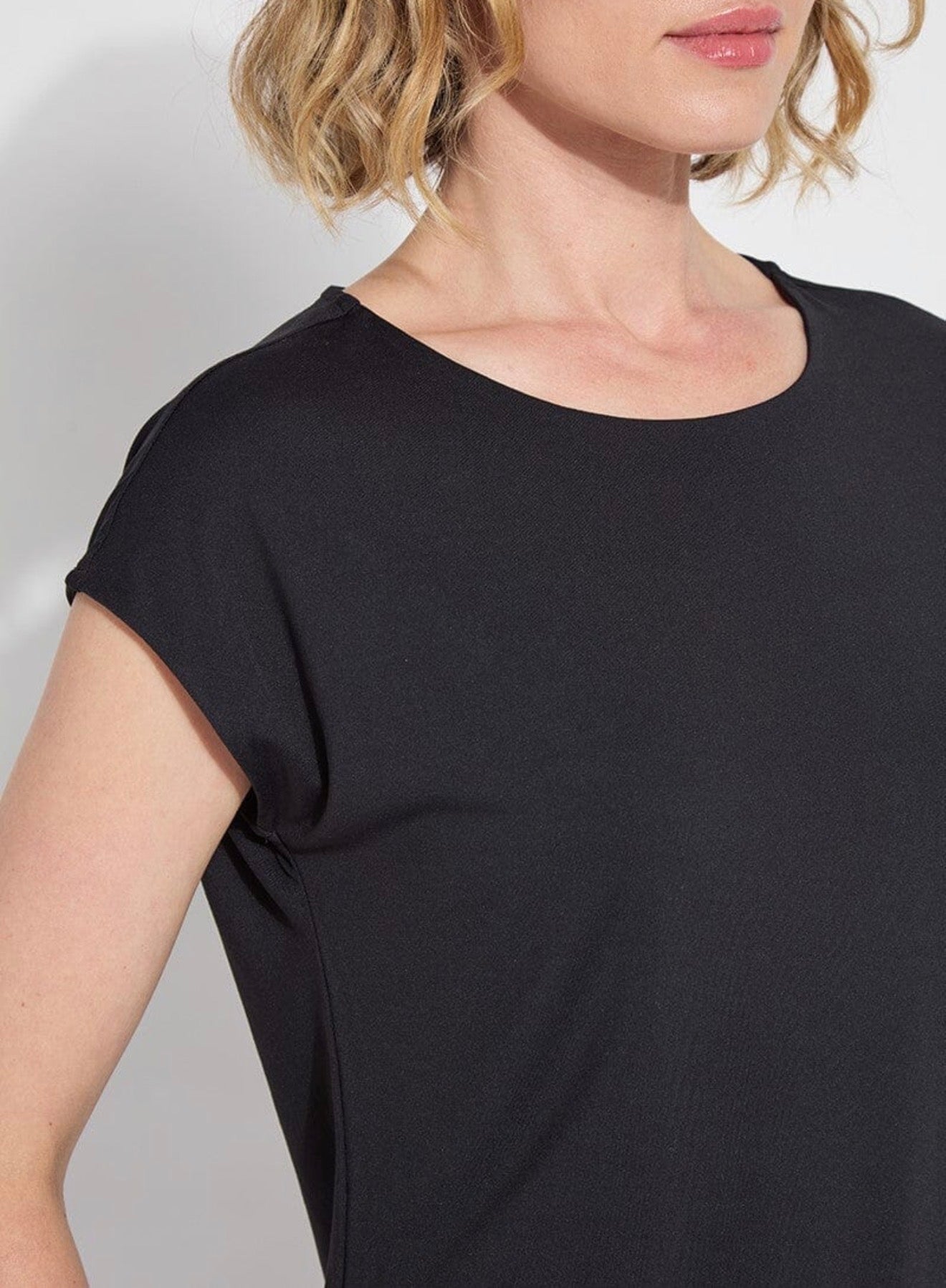 Lyssé/ The Lysséntials Top/ Black