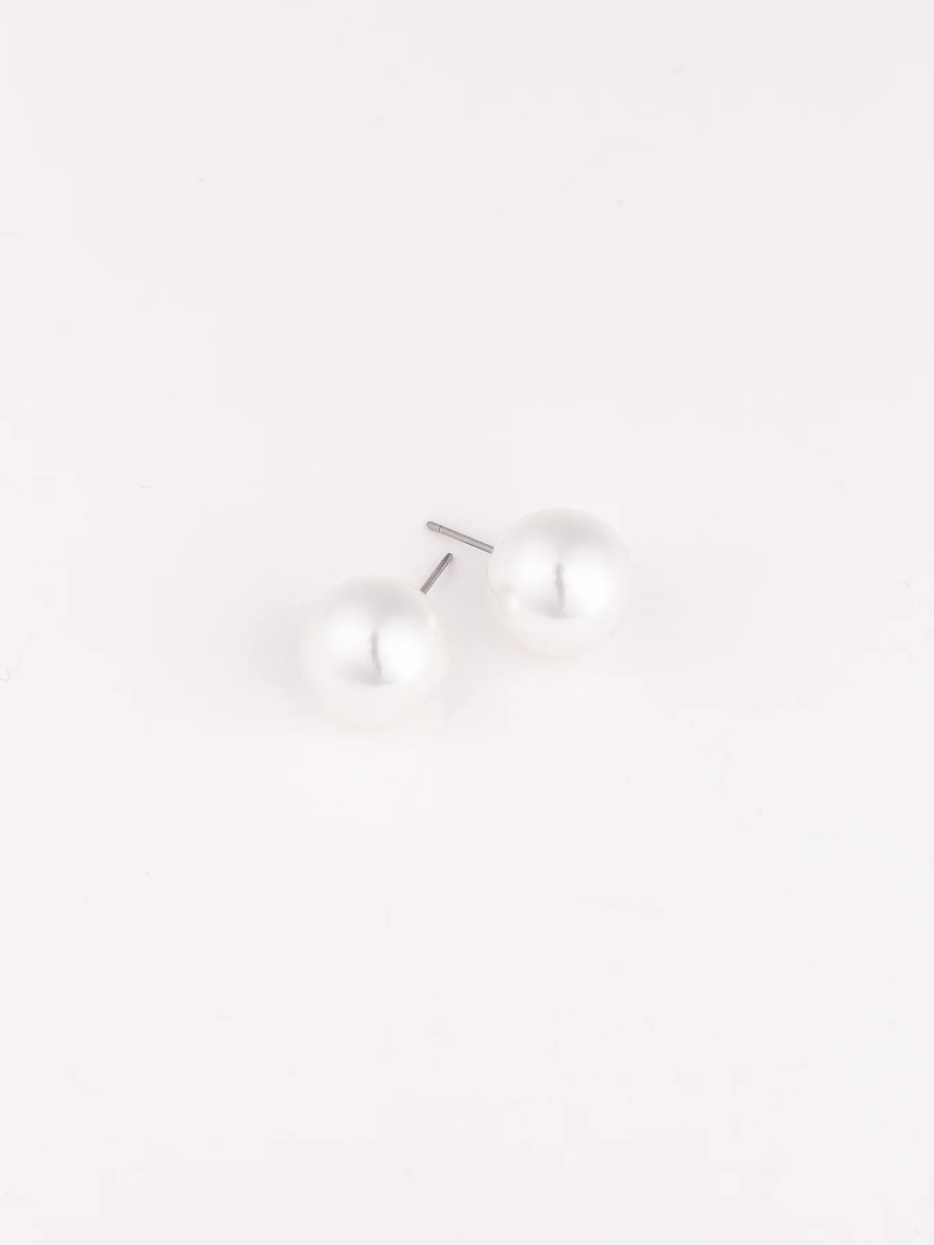 MM/ The Hogan Pearl Stud