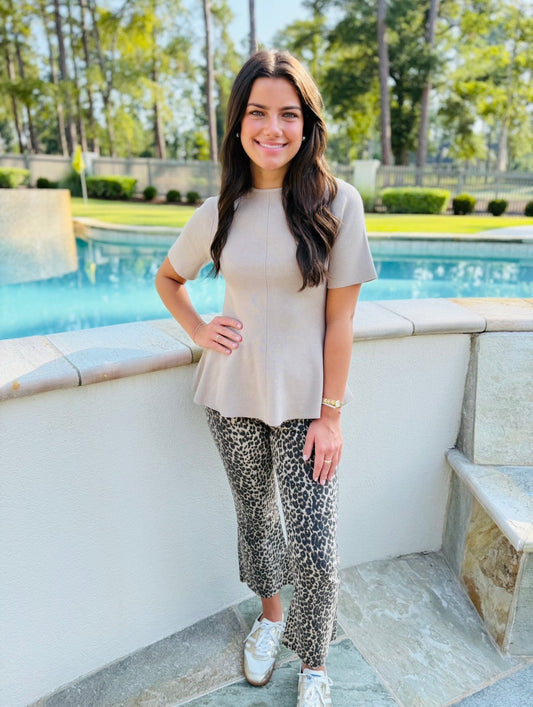 Just Black/ HR Crop Flare W/ Distressed Hem/ Leopard