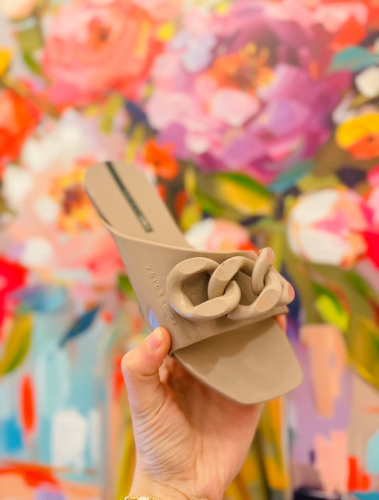 The Avolto Buckle Flip Flop/ Beige