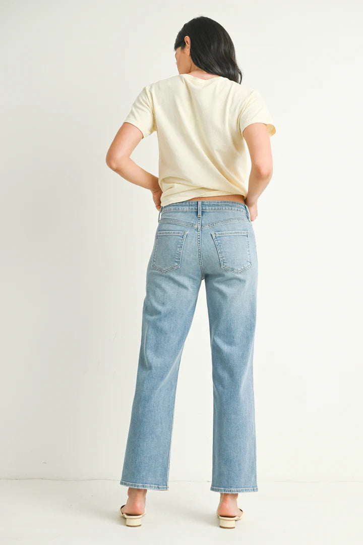 JBD/ Stretchy Straight Jean