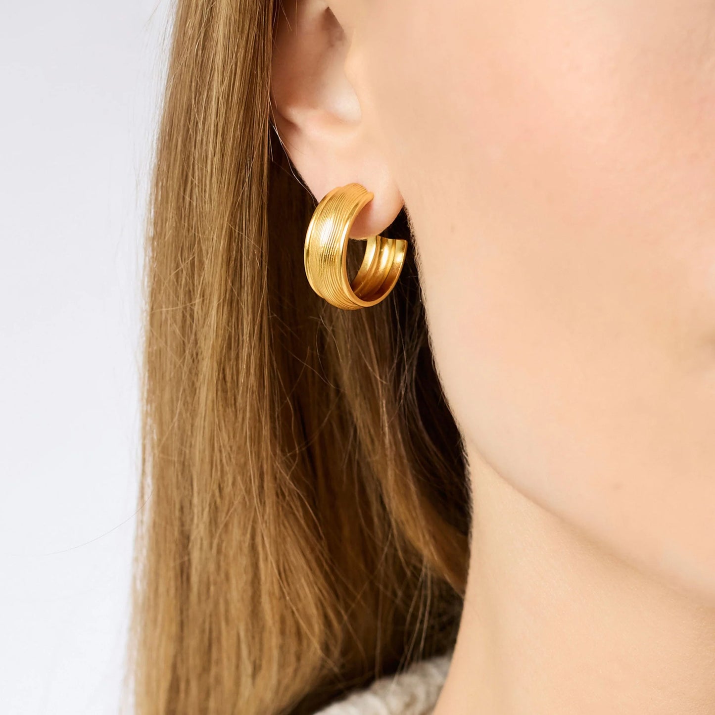 Julie Vos/ Cobblestone Hoop