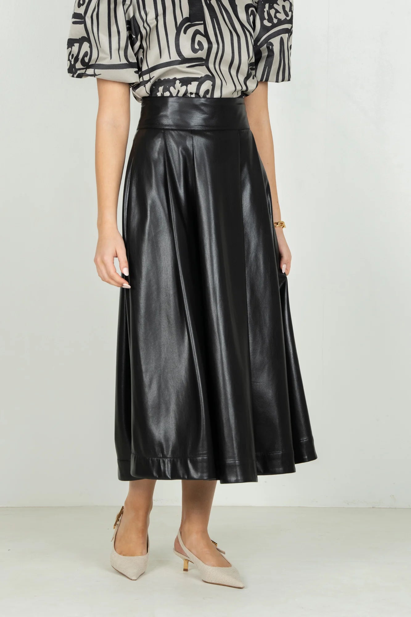 Emily McCarthy/ The Dotty Skirt/ Black