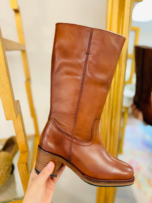 Diba True/ The Soo Thing Boot