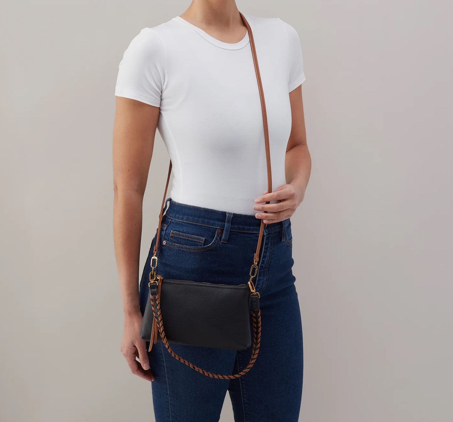 HOBO/ The Darcy Crossbody/ Black