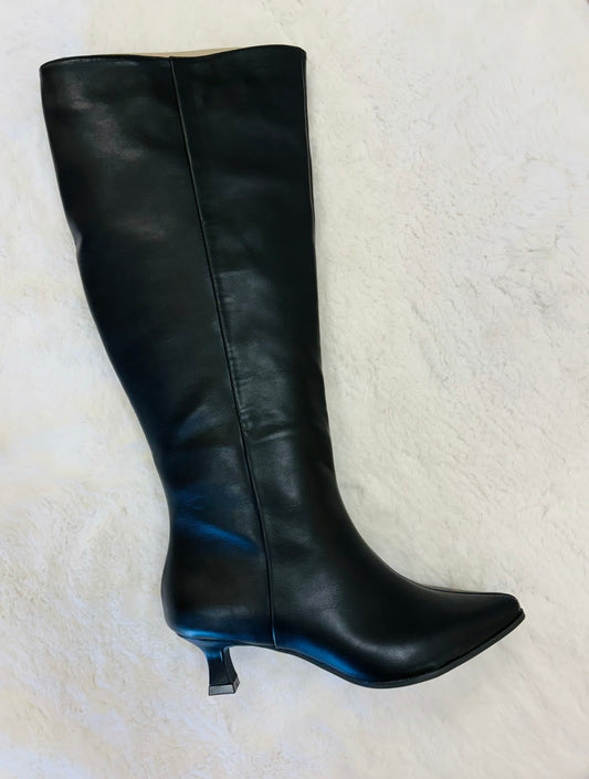 The Nolan Smooth Boot