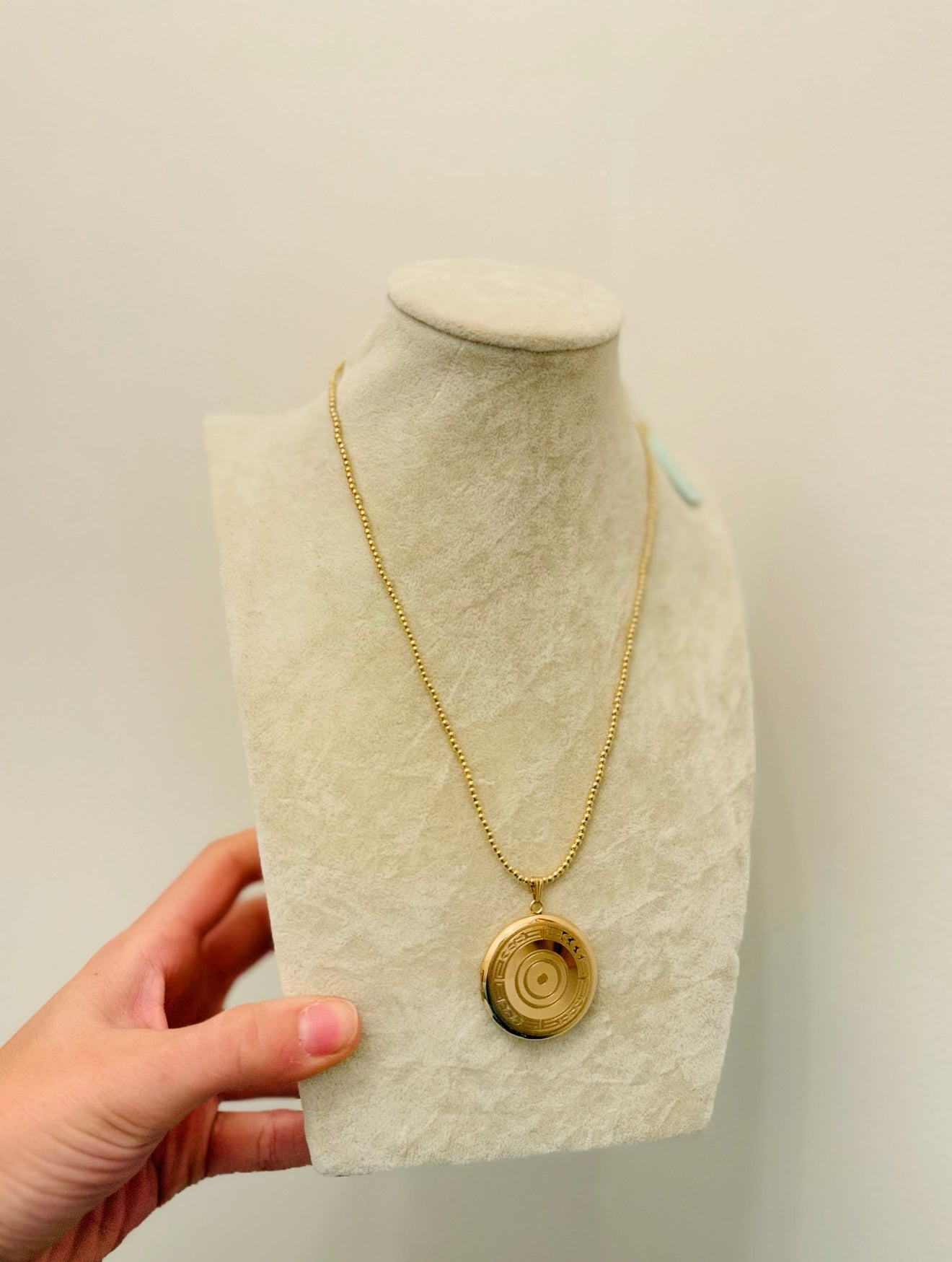 ENewton/ 17" Choker Classic Gold 2mm Bead-Cherish Large Gold Locket