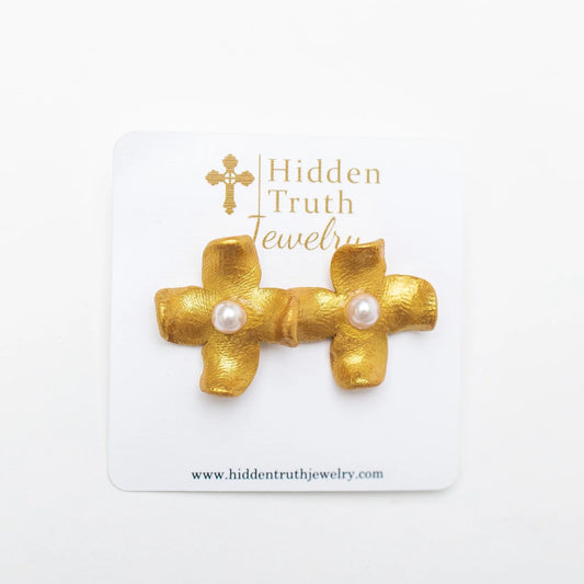 Hidden Truth Jewelry/ Small Dogwood Pearl Studs