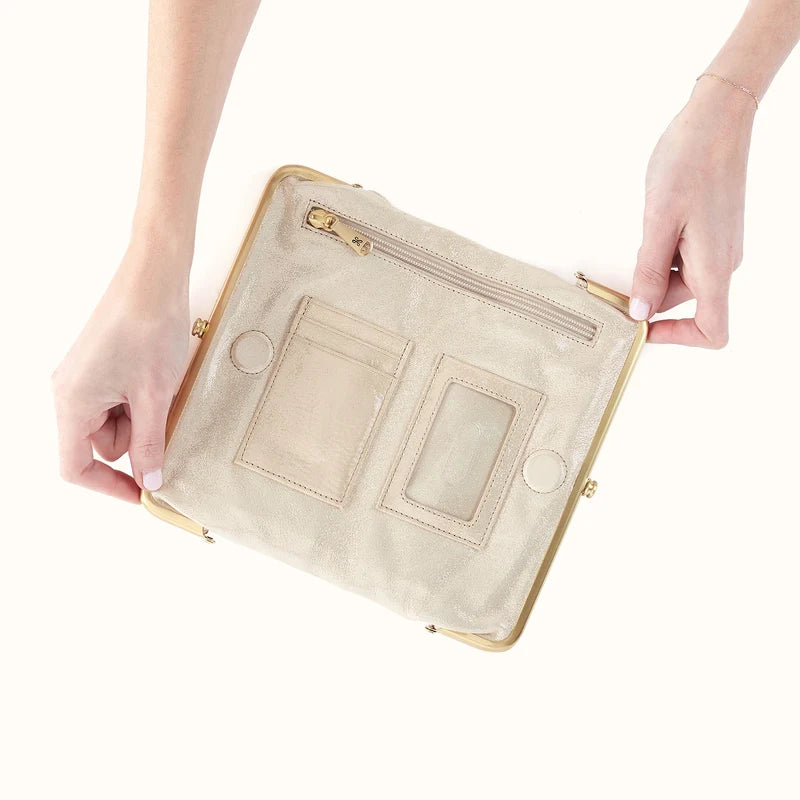 HOBO/ The Lauren Clutch-Wallet/ Sand Shimmer
