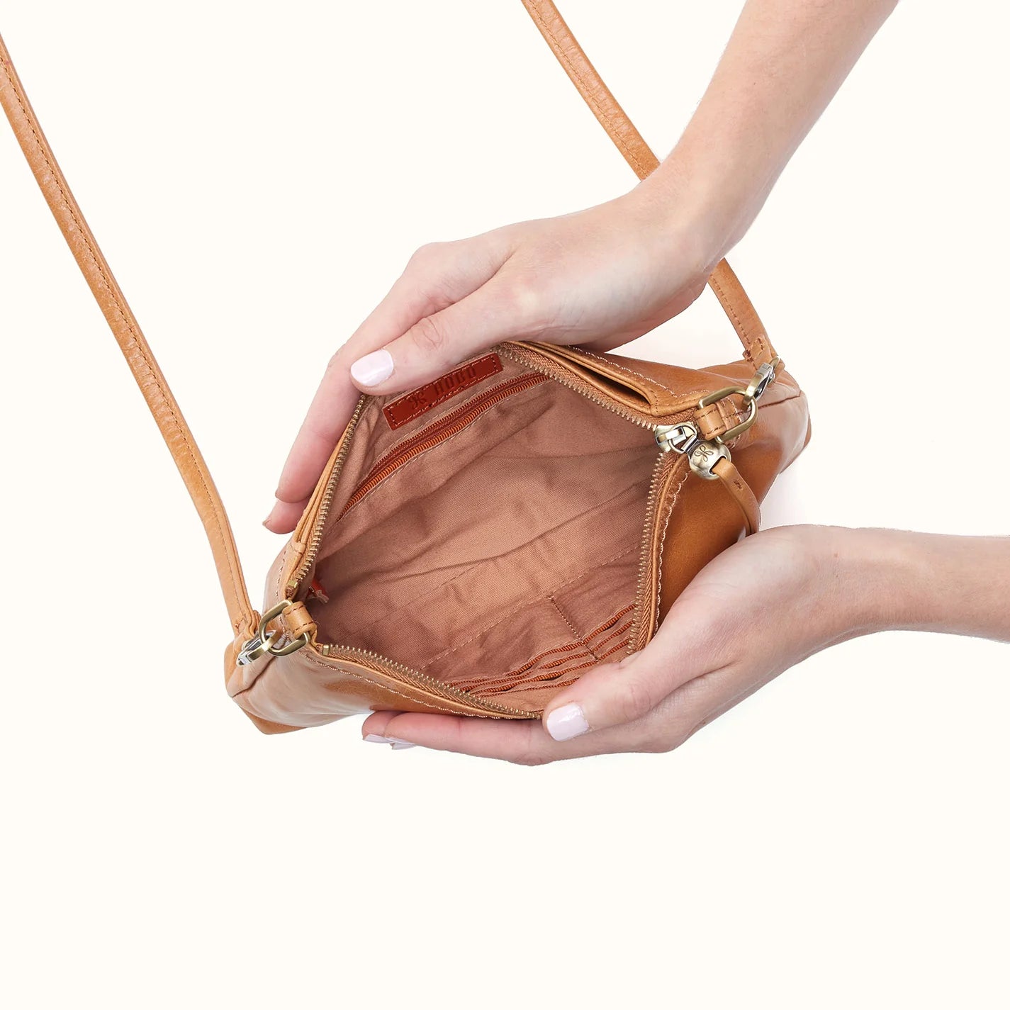HOBO/ The Darcy Crossbody/ Natural