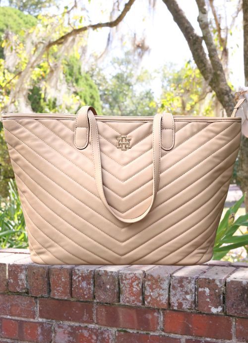 The James Tote/ Tan V Quilted