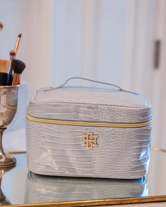 The Hampton Train Case/ Baby Blue EC
