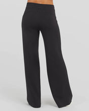 SPANX/AirEssentials Wide Leg Pant